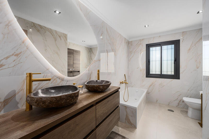 6 bedroom Villa for sale