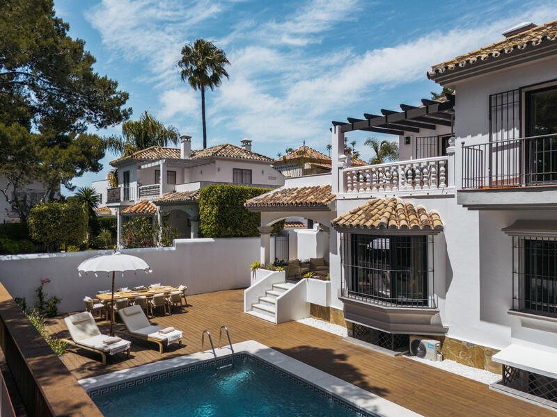 6 bedroom Villa for sale