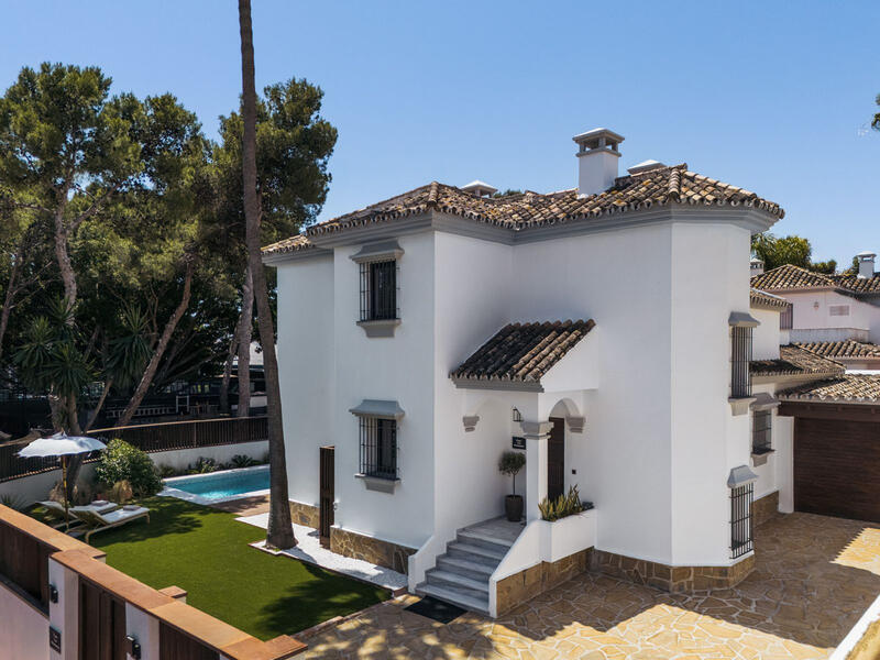 6 bedroom Villa for sale