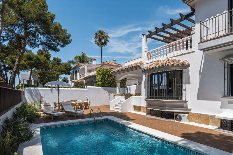 6 bedroom Villa for sale
