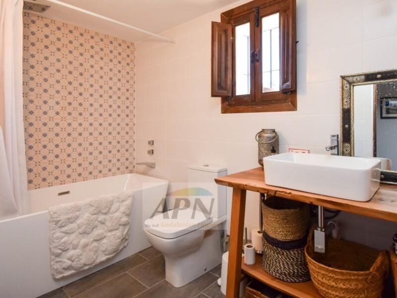 4 bedroom Country House for sale