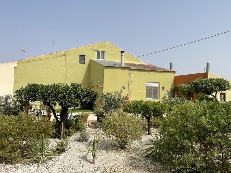 3 bedroom Country House for sale