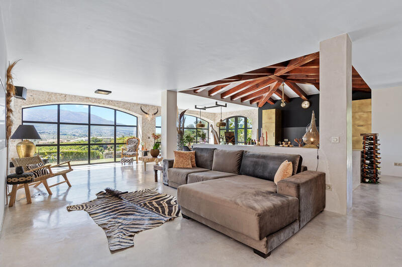 4 bedroom Country House for sale