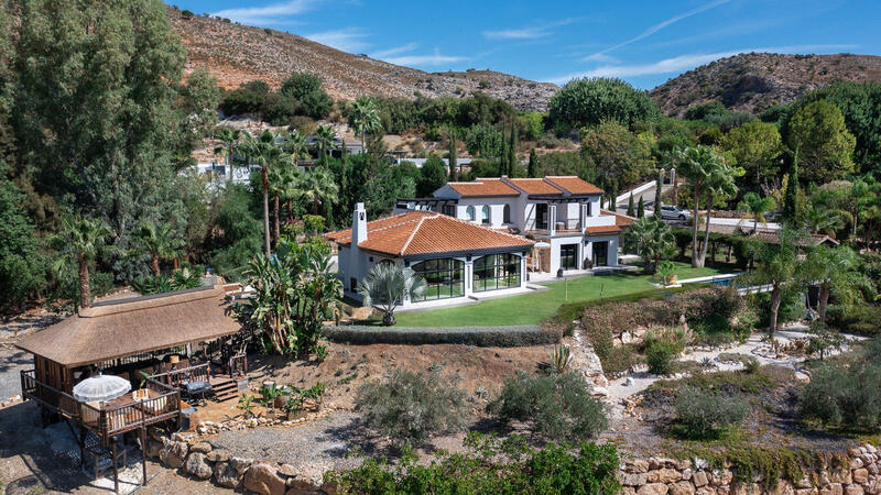 4 bedroom Country House for sale