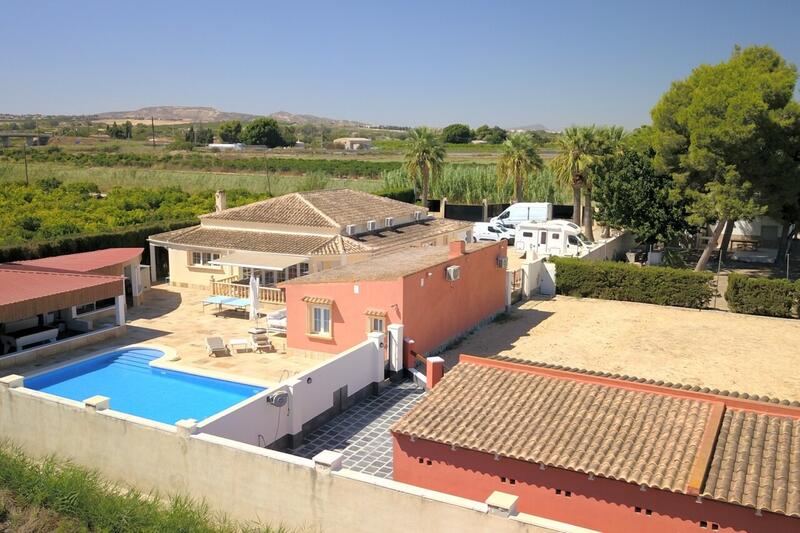 6 bedroom Country House for sale