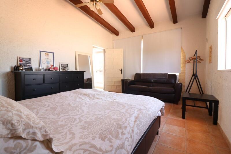 6 bedroom Country House for sale