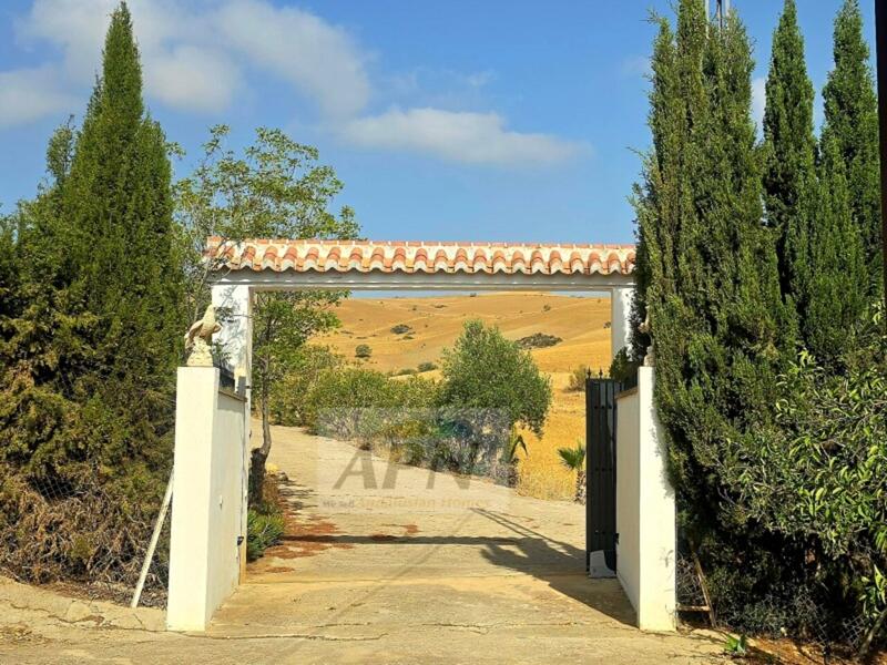 4 bedroom Country House for sale