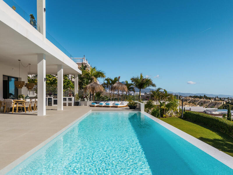 6 bedroom Villa for sale