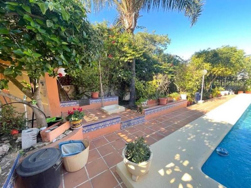 7 bedroom Villa for sale