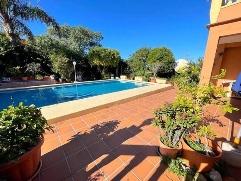 7 bedroom Villa for sale