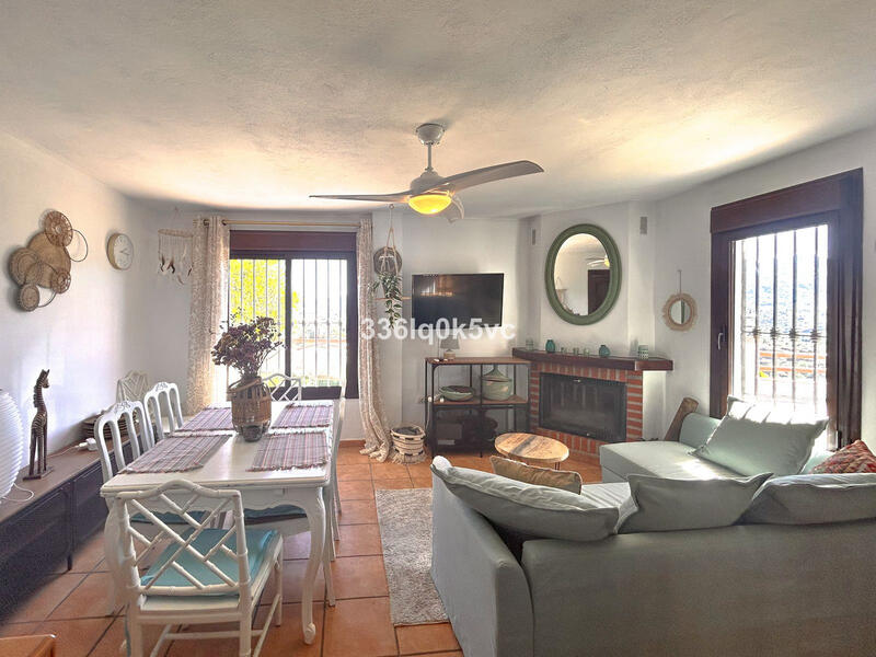 2 bedroom Country House for sale