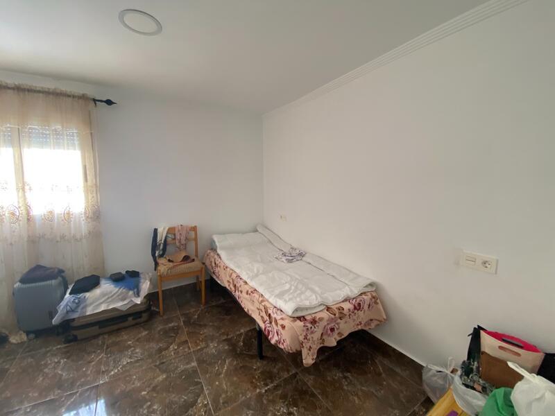 4 bedroom Apartment for sale