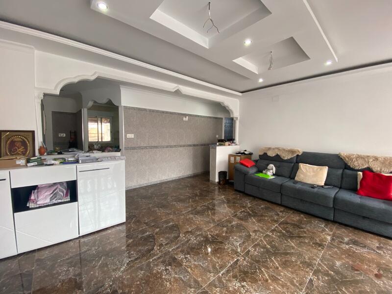 4 bedroom Apartment for sale