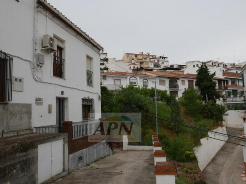 3 bedroom Townhouse for sale