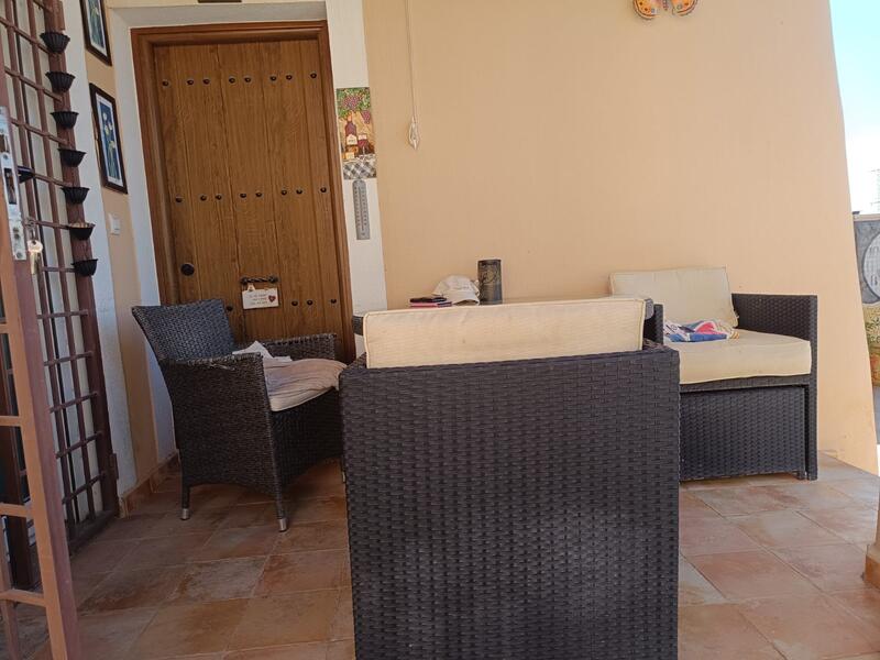2 bedroom Townhouse for sale