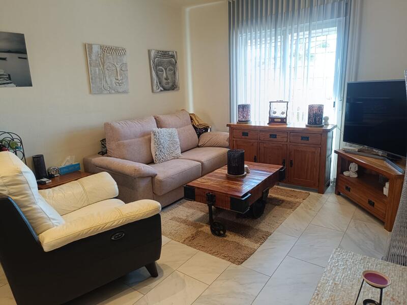2 bedroom Townhouse for sale