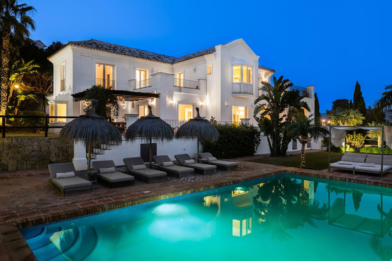 вилла продается в Los Monteros, Málaga