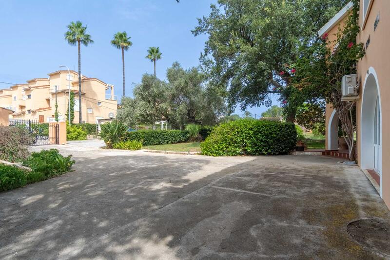 5 bedroom Villa for sale