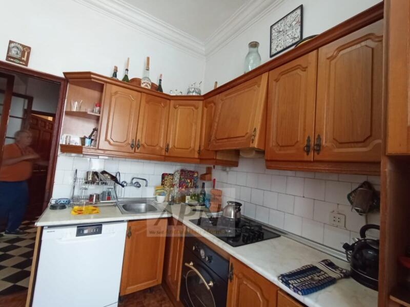 5 bedroom Townhouse for sale