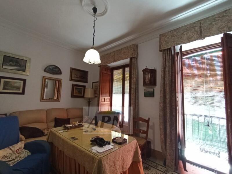 5 bedroom Townhouse for sale