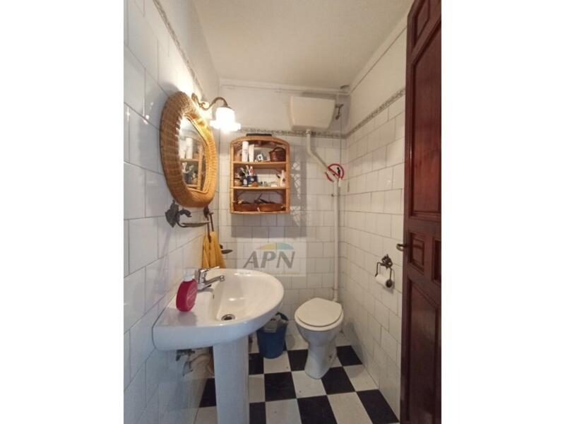 5 bedroom Townhouse for sale