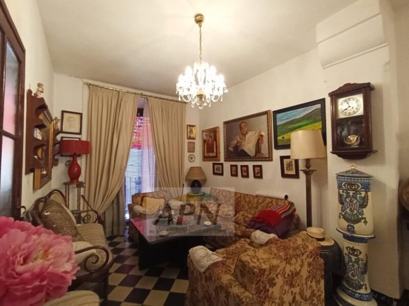 5 bedroom Townhouse for sale