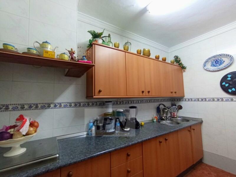4 bedroom Townhouse for sale