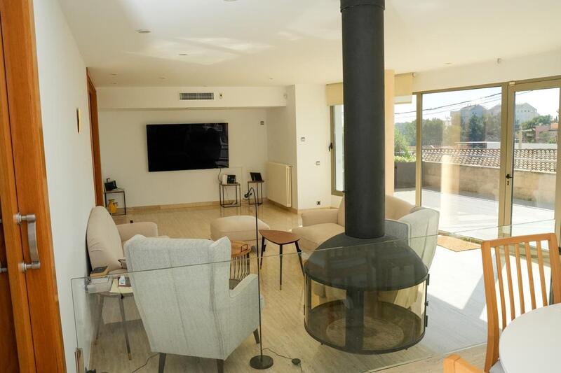 6 bedroom Villa for sale