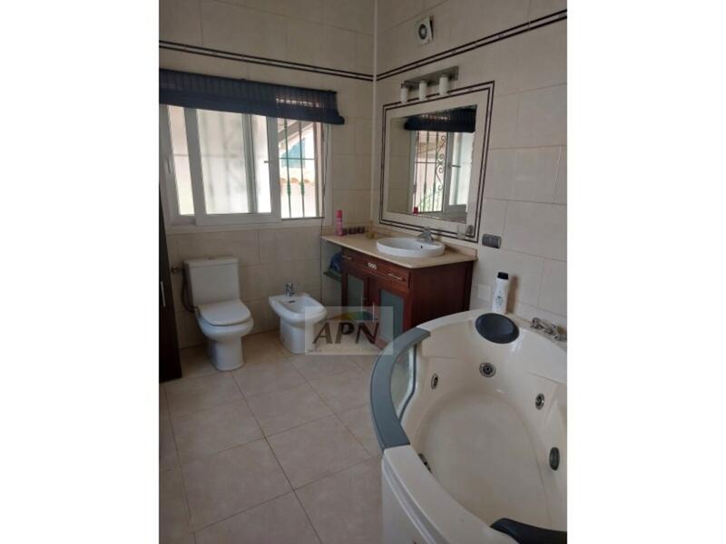 4 bedroom Country House for sale