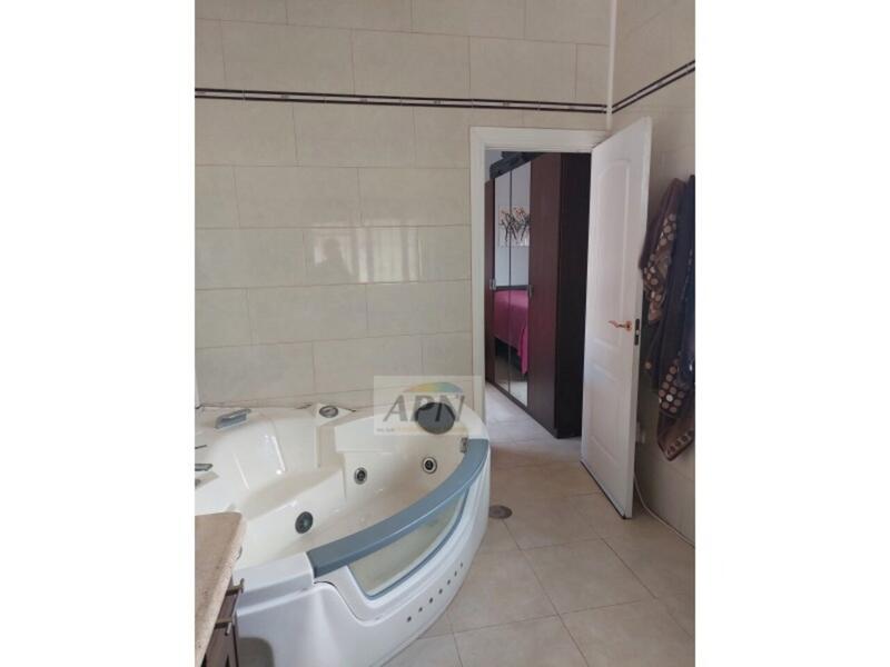 4 bedroom Country House for sale