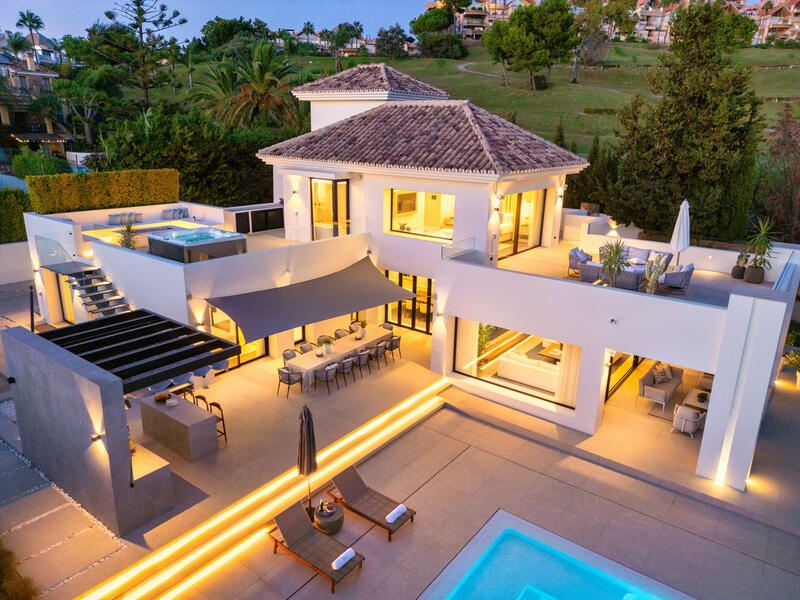 вилла продается в Nueva Andalucia, Málaga