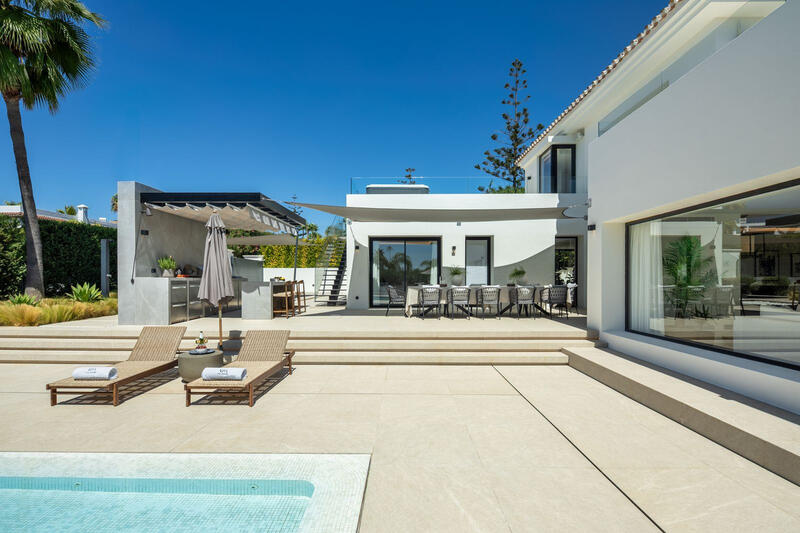 6 bedroom Villa for sale