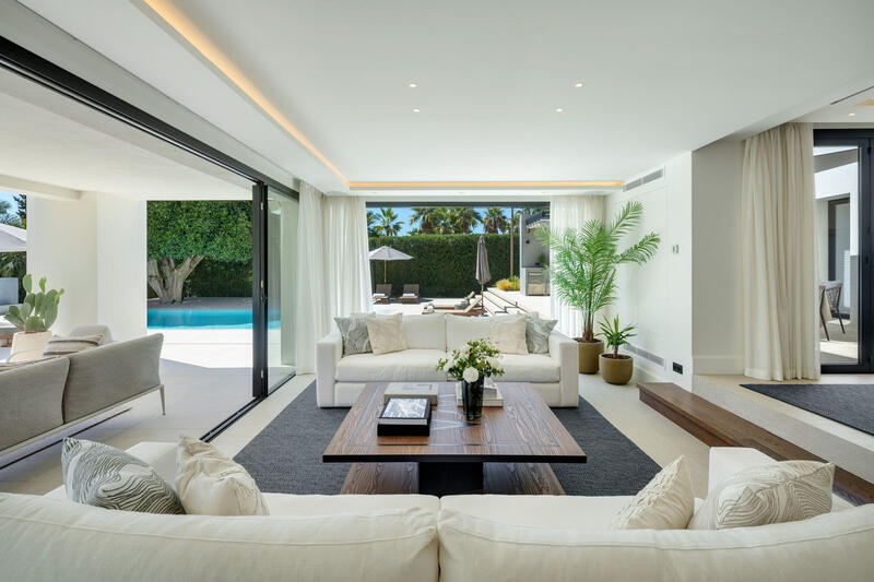 6 bedroom Villa for sale