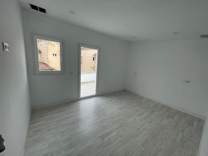 3 bedroom Apartment for sale