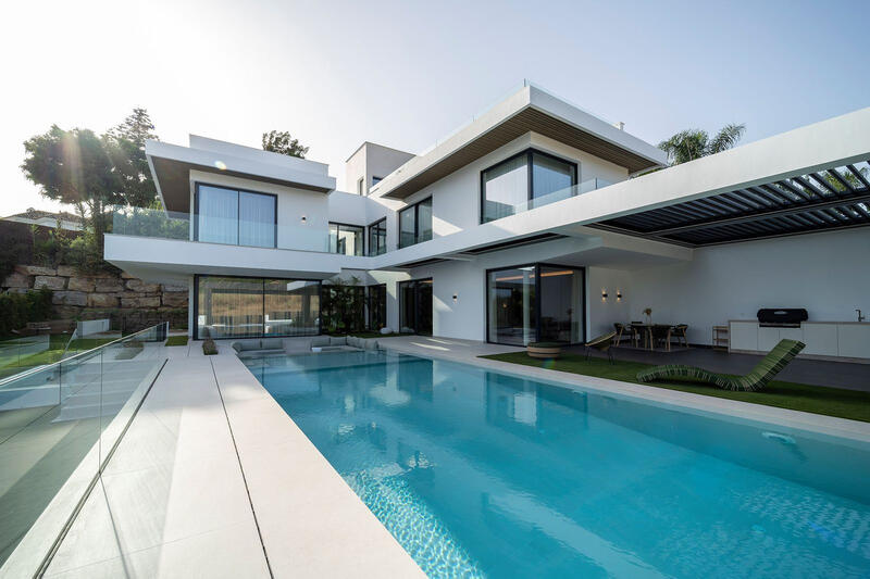 Villa for sale in Estepona, Málaga