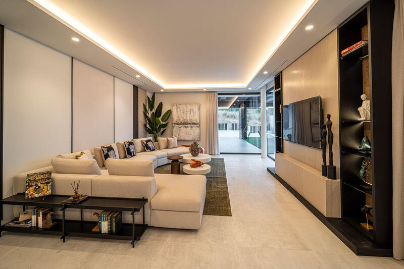 6 bedroom Villa for sale