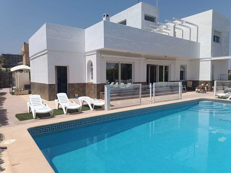 Villa for sale in La Manga del Mar Menor, Murcia