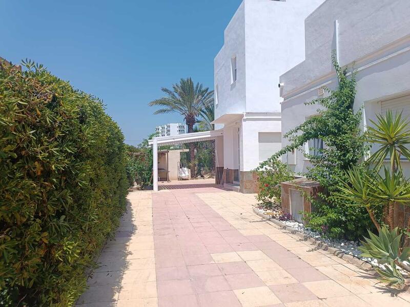 7 Cuarto Villa en venta