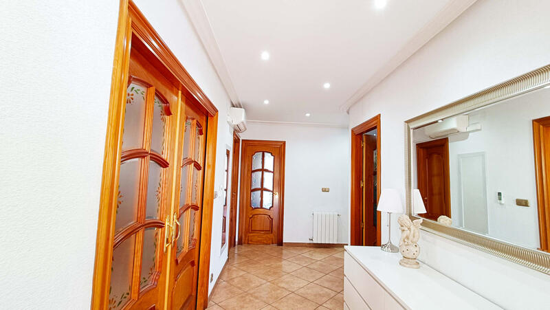 5 bedroom Villa for sale