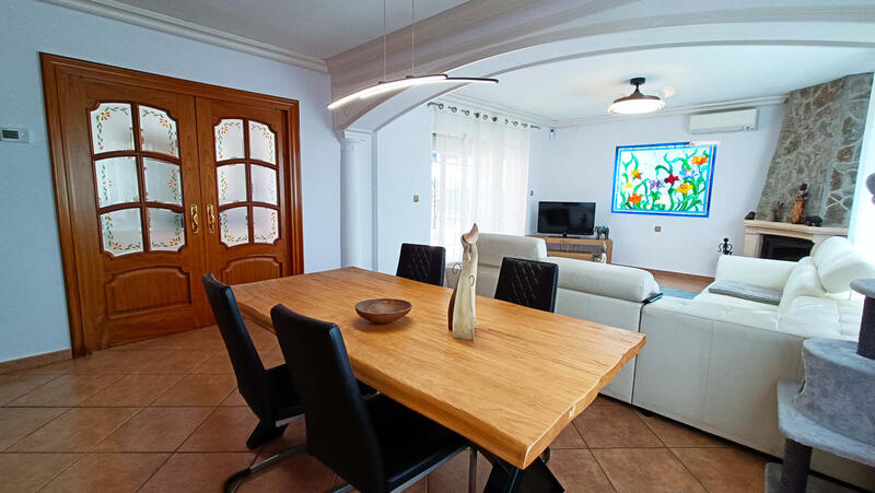 5 bedroom Villa for sale