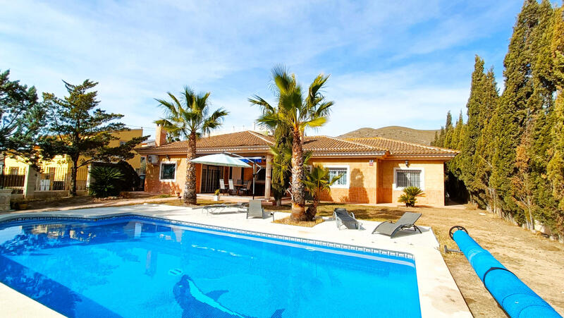 5 bedroom Villa for sale