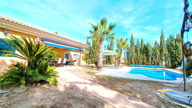 5 bedroom Villa for sale