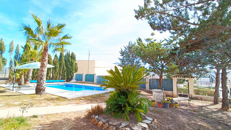 5 bedroom Villa for sale