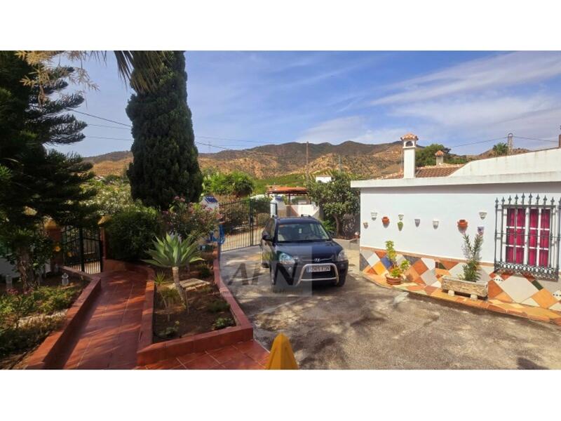 3 bedroom Country House for sale
