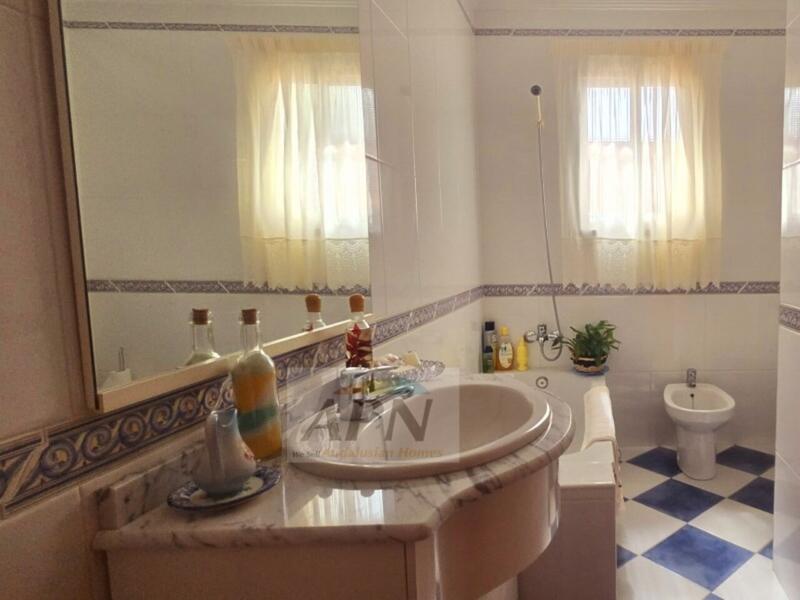 3 bedroom Country House for sale