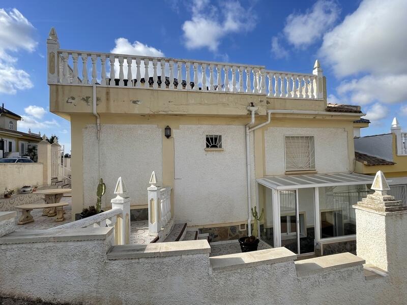 3 bedroom Townhouse for sale