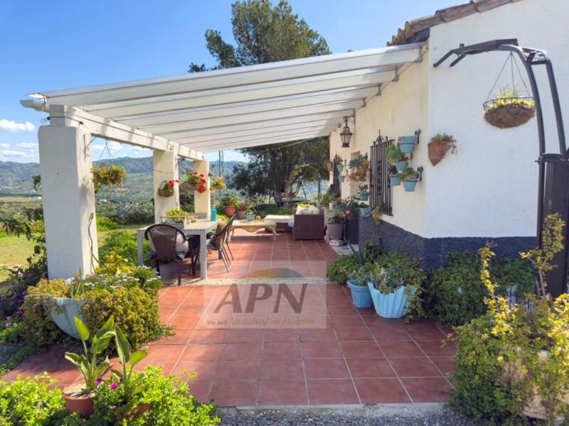 3 bedroom Country House for sale