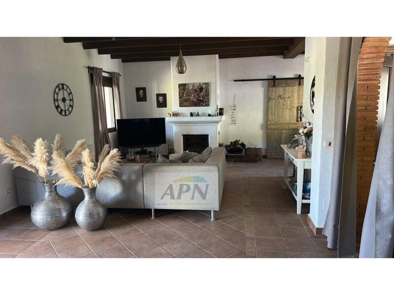 3 bedroom Country House for sale