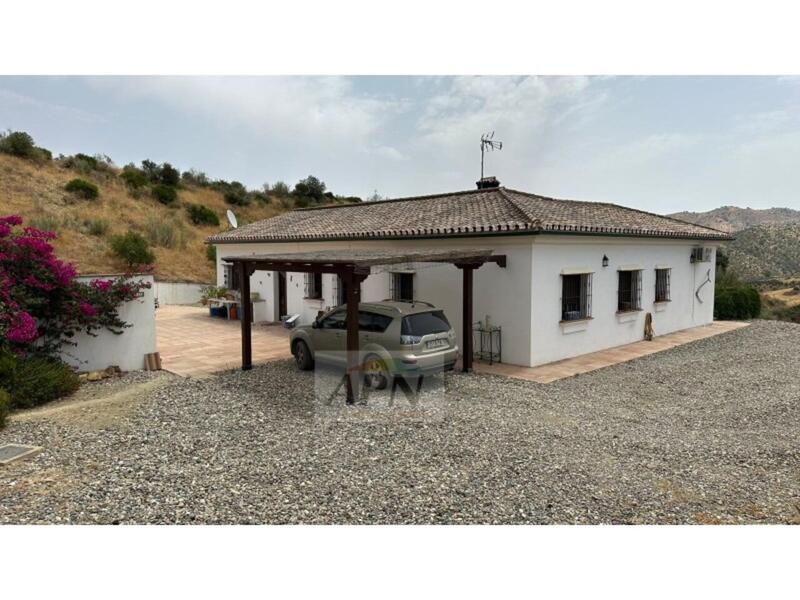3 bedroom Country House for sale