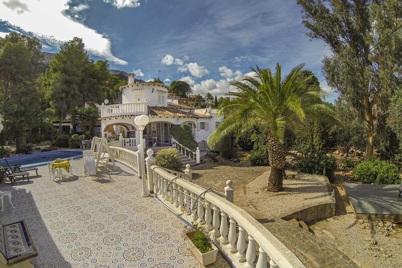 6 bedroom Villa for sale